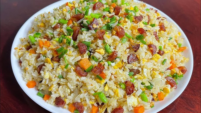 បាយឆាសាច់ក្រកពងទា