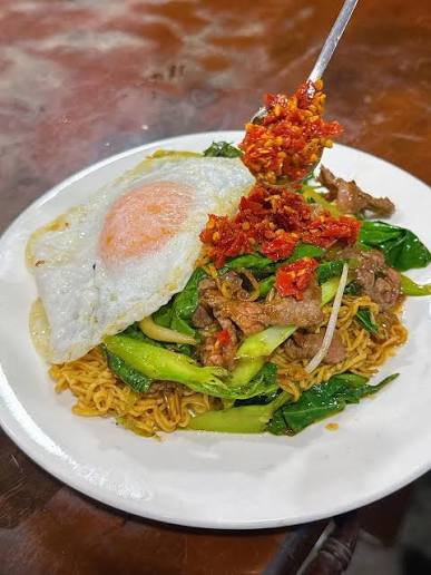 មីឆាសាច់គោពងទា